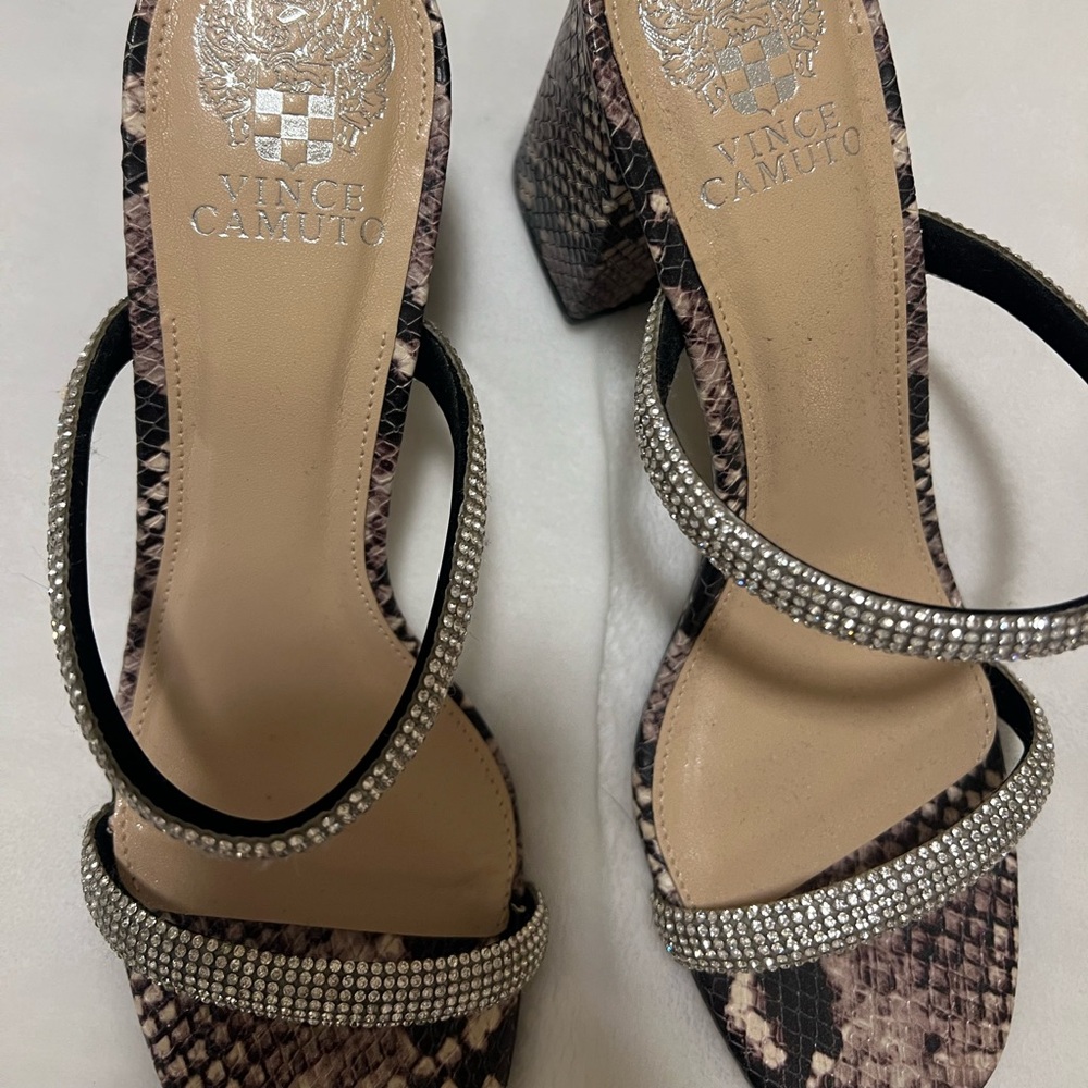 Vince Camuto Women's Heels Magaly Snakeskin Rhinestone Straps Pumps NEW - Picture 7 of 7